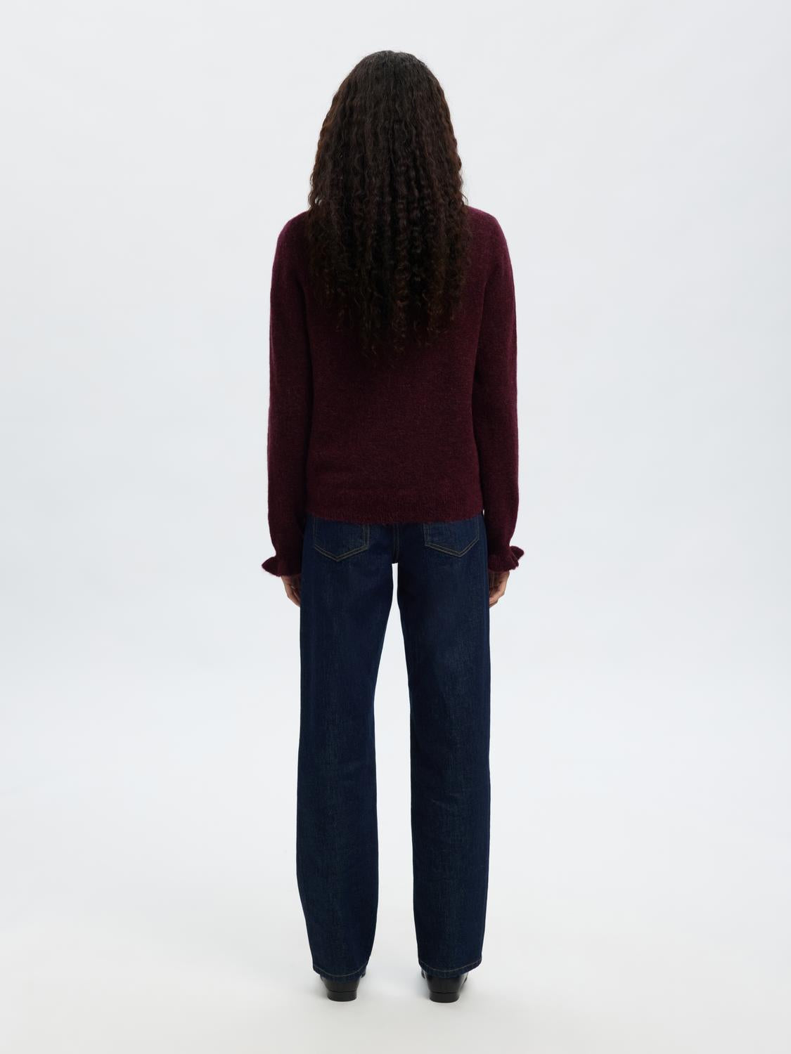 model_shot-back